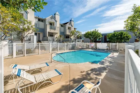 18050 Prairie Ave #B, Torrance, CA 90504