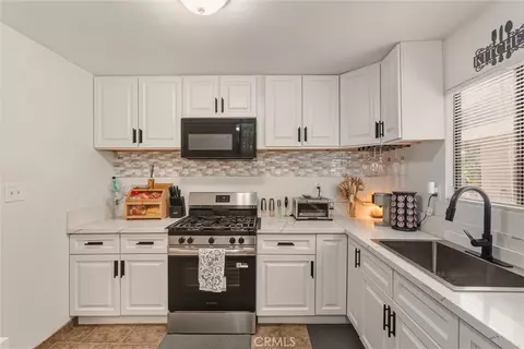 1223 W 68th, Los Angeles, CA 90044