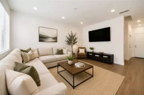 3934 Lavine #108, Corona, CA 92883