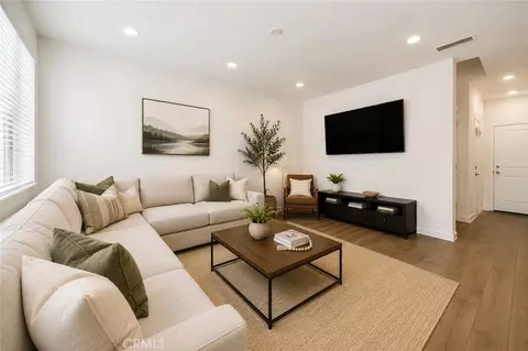 3934 Lavine #108, Corona, CA 92883