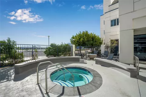 Exterior - 525 E Seaside Way #409, Long Beach, CA 90802 photo 4 of 7