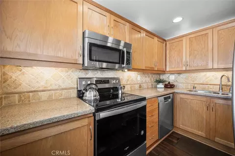 Kitchen - 525 E Seaside Way #409, Long Beach, CA 90802 photo 1 of 2