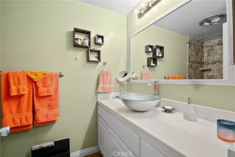 Bath - 2101 E 2nd St #305, Long Beach, CA 90803 photo 1 of 4