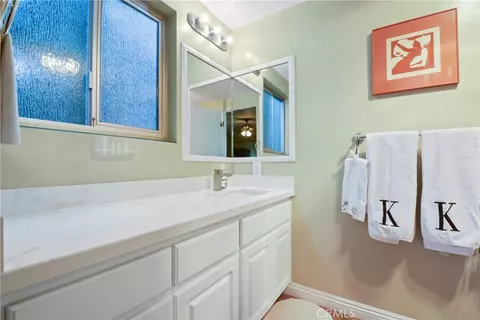 Bath - 2101 E 2nd St #305, Long Beach, CA 90803 photo 3 of 4