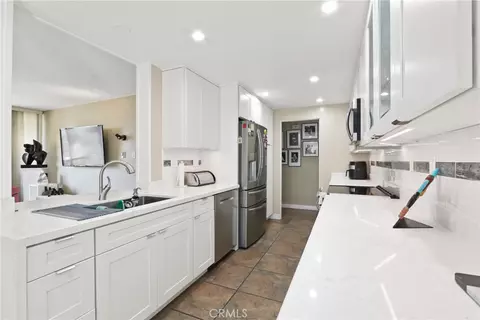 Kitchen - 2101 E 2nd St #305, Long Beach, CA 90803 photo 2 of 2
