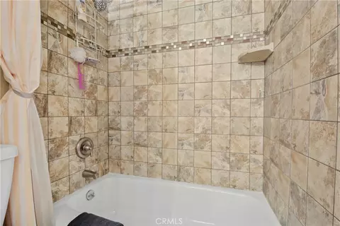 Bath - 2101 E 2nd St #305, Long Beach, CA 90803 photo 2 of 4