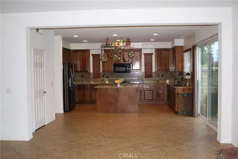 Kitchen - 31464 Daybreak Ct, Menifee, CA 92584 photo 3 of 4