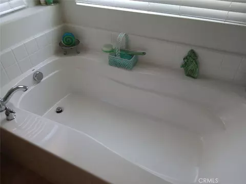 Bath - 31464 Daybreak Ct, Menifee, CA 92584 photo 3 of 3