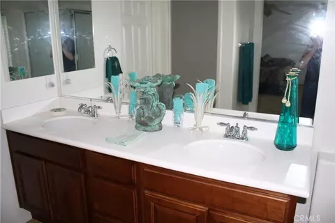 Bath - 31464 Daybreak Ct, Menifee, CA 92584 photo 1 of 3