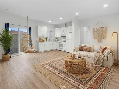 Living - 1111 N Mulberry, Compton, CA 90222 photo 11 of 12