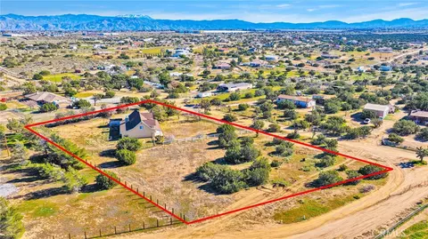 11062 Hollister Rd, Oak Hills, CA 92344