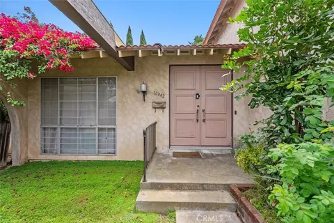 10042 Sprit Cir, Huntington Beach, CA 92646