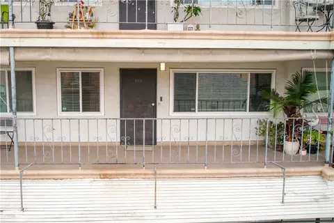 Exterior - 1130 E 1st, Long Beach, CA 90802 photo 2 of 4
