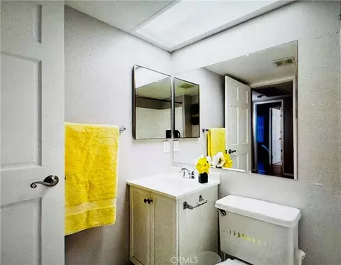 Bath - 1237 E 6th #106, Long Beach, CA 90802 photo 2 of 3