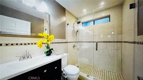 Bath - 1237 E 6th #106, Long Beach, CA 90802 photo 3 of 3