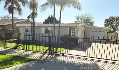 2106 W 9th St, Santa Ana, CA 92703
