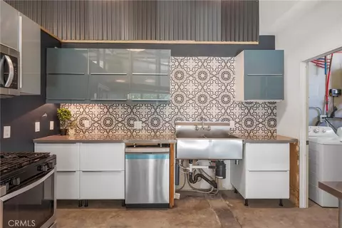Kitchen - 3172 Cary St, Riverside, CA 92504 photo 3 of 4