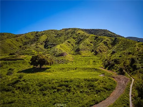 15902 Hope St, Silverado Canyon, CA 92676