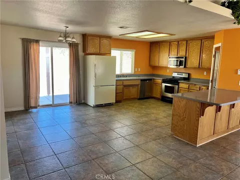 Kitchen - 25625 Rancho, Apple Valley, CA 92308 photo 1 of 2