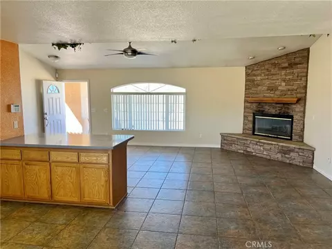 Living - 25625 Rancho, Apple Valley, CA 92308 photo 4 of 4