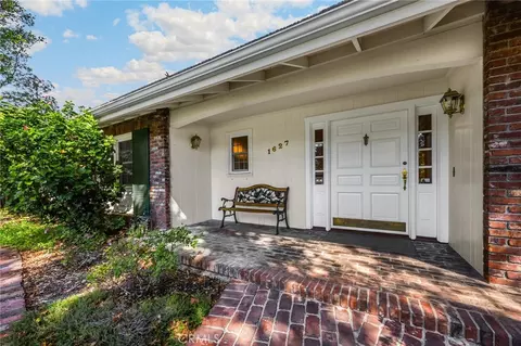 1627 Oak Tree Ln, Glendora, CA 91741