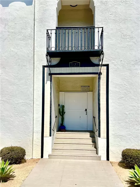 Exterior - 1827 E 4th St, Long Beach, CA 90802 photo 2 of 12