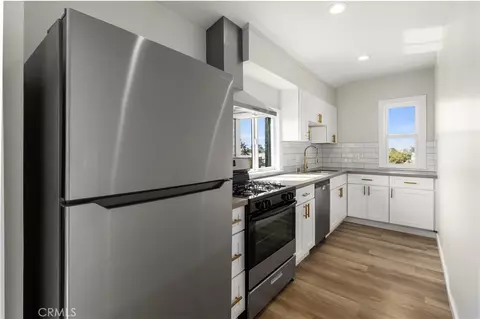 Kitchen - 1827 E 4th St, Long Beach, CA 90802 photo 4 of 7