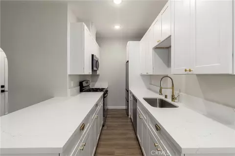 Kitchen - 1827 E 4th St, Long Beach, CA 90802 photo 2 of 7
