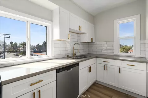Kitchen - 1827 E 4th St, Long Beach, CA 90802 photo 6 of 7