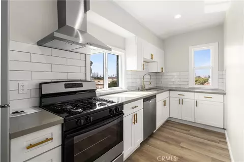 Kitchen - 1827 E 4th St, Long Beach, CA 90802 photo 5 of 7