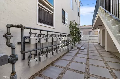 Exterior - 1827 E 4th St, Long Beach, CA 90802 photo 6 of 12