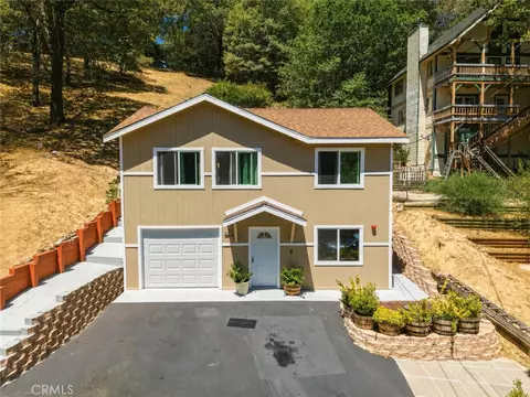 24743 Edelweiss Dr, Crestline, CA 92325