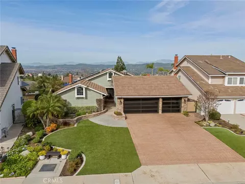 736 S Flicker Ct, Anaheim, CA 92807