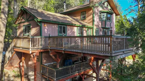 487 Wylerhorn Dr, Crestline, CA 92325