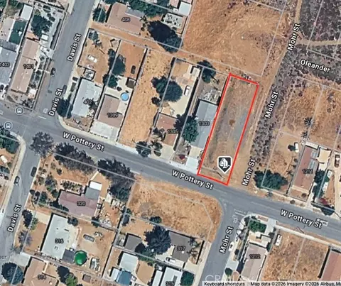 1301 W Pottery St, Lake Elsinore, CA 92530