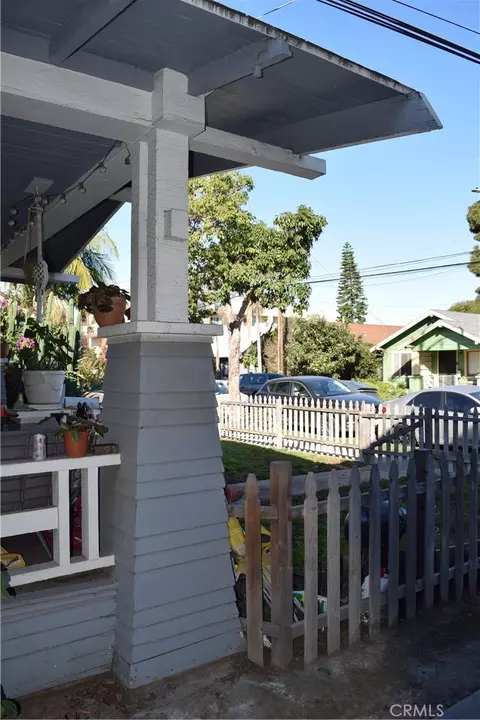 Exterior - 1900 E 6th, Long Beach, CA 90802 photo 4 of 17