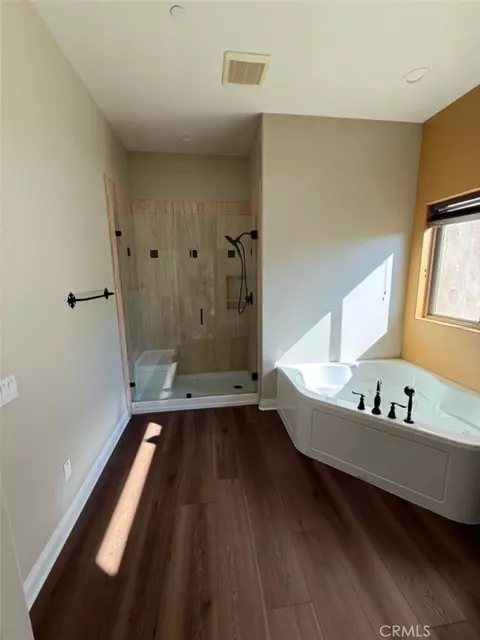 Bath - 3000 Galaxie Hts, Riverside, CA 92507 photo 2 of 6