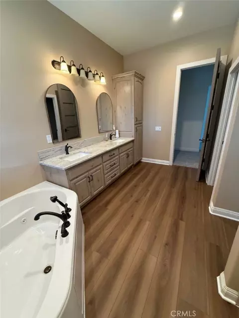 Bath - 3000 Galaxie Hts, Riverside, CA 92507 photo 5 of 6