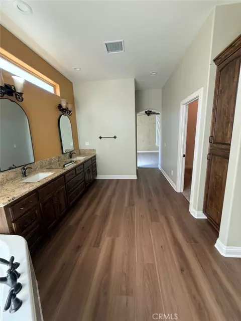 Bath - 3000 Galaxie Hts, Riverside, CA 92507 photo 3 of 6