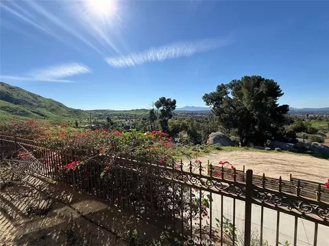 Exterior - 3000 Galaxie Hts, Riverside, CA 92507 photo 16 of 16