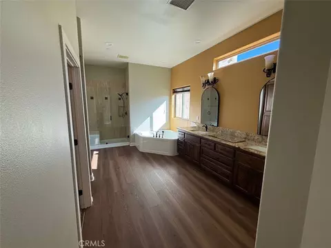 Bath - 3000 Galaxie Hts, Riverside, CA 92507 photo 4 of 6