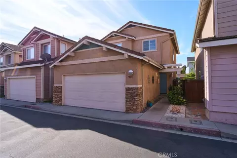 7801 Pacific Cir, Midway City, CA 92655