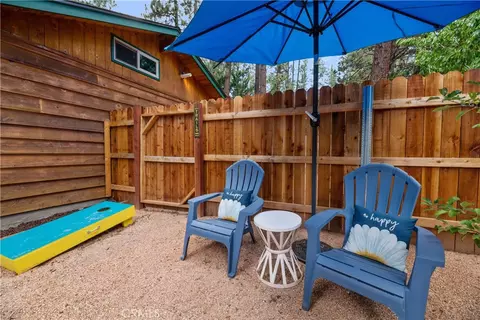 Exterior - 42955 Encino, Big Bear Lake, CA 92315 photo 5 of 7