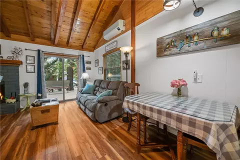 Living - 42955 Encino, Big Bear Lake, CA 92315 photo 4 of 4