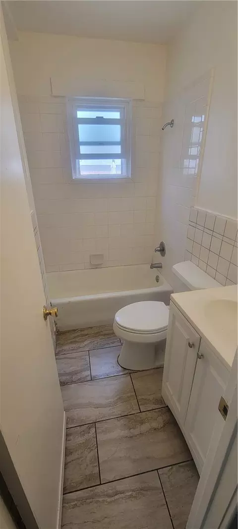 Bath - 411 E 8th, Long Beach, CA 90813 photo 1 of 1