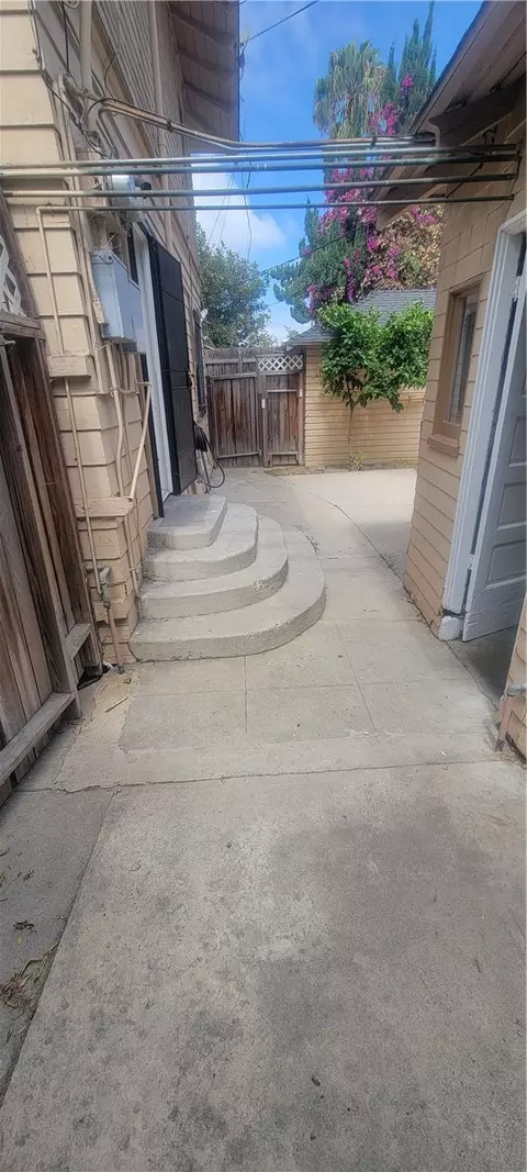 Exterior - 411 E 8th, Long Beach, CA 90813 photo 4 of 5