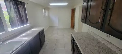 Entry Way - 411 E 8th, Long Beach, CA 90813 photo 3 of 3