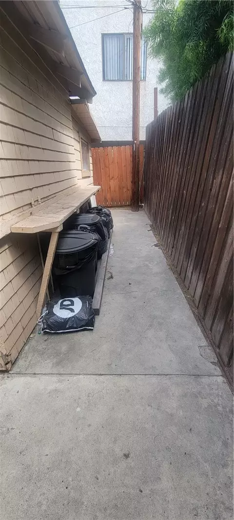 Exterior - 411 E 8th, Long Beach, CA 90813 photo 3 of 5
