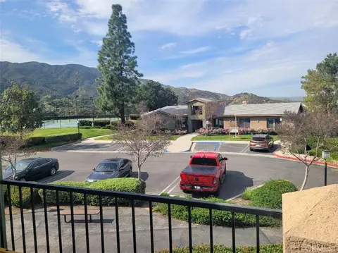 2588 Avenida Del Vis #204, Corona, CA 92882