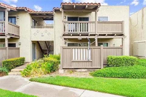 1345 Cabrillo Park Dr #L16, Santa Ana, CA 92701